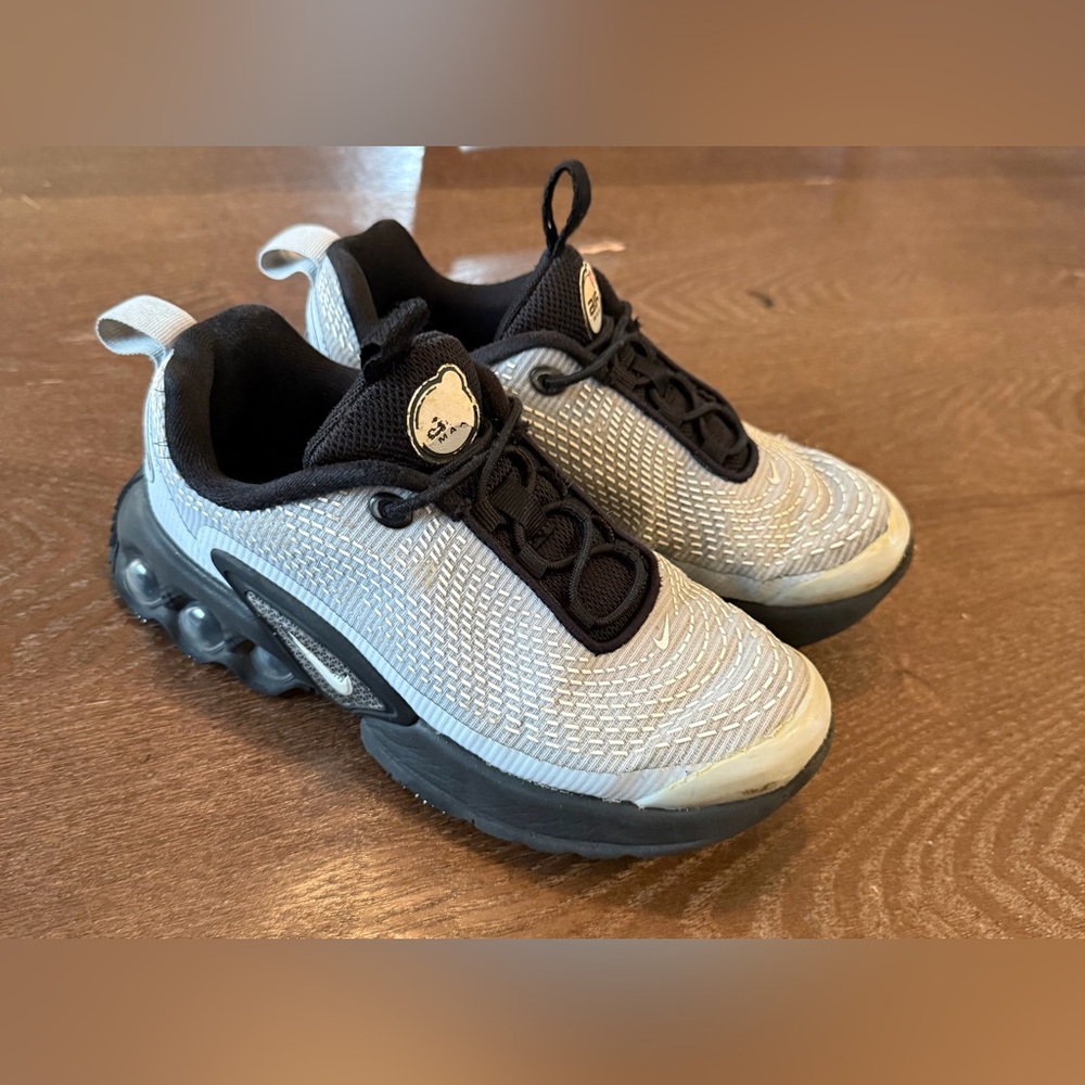 Nike Kids Black and Gray Sneakers